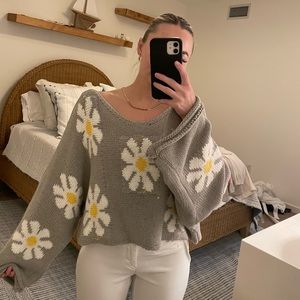 Daisy oversized cropped sweater from Storia